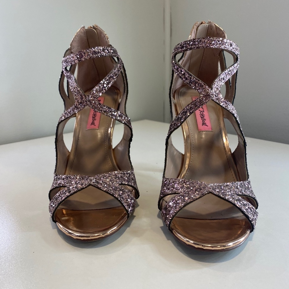 Betsey Johnson Rose Gold Glittered Pumps